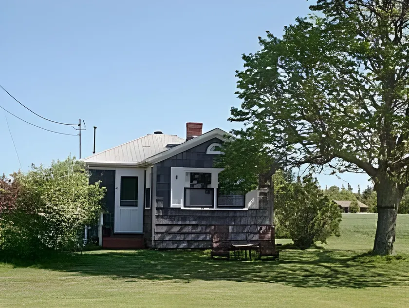 Shaw's Hotel & Cottages - Image 1