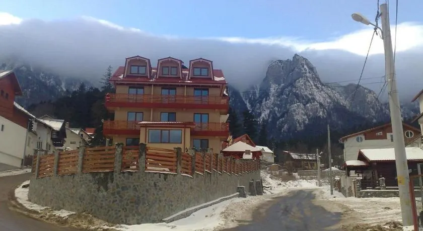 Vila Piano - Image 1