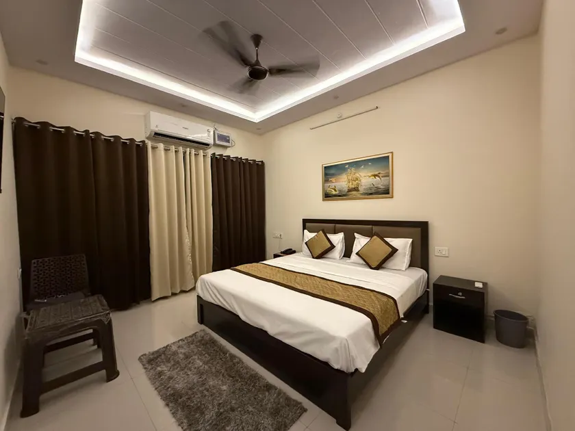 Hotel Pear by Tulsi Inn - Image 1