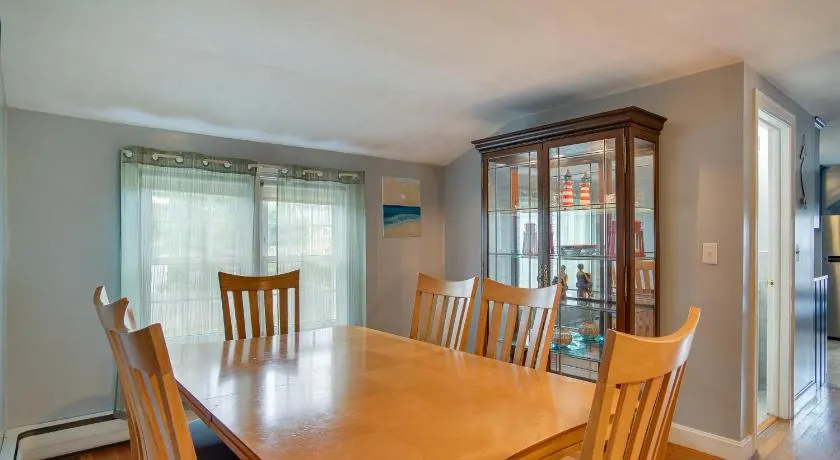1 Mi to Beach: Convenient Cape Cod Getaway - Image 1
