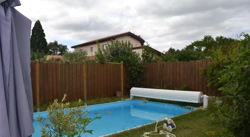 Le repos avec piscine proche de Bordeaux minimum de 3 nuits - Image 1