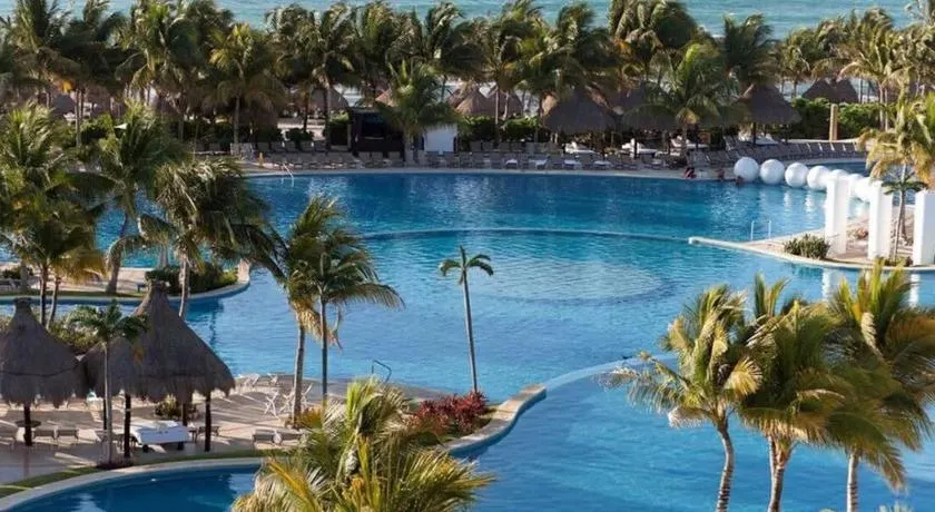 4BD Grand Luxxe Riviera Maya Pool Resort - Image 1