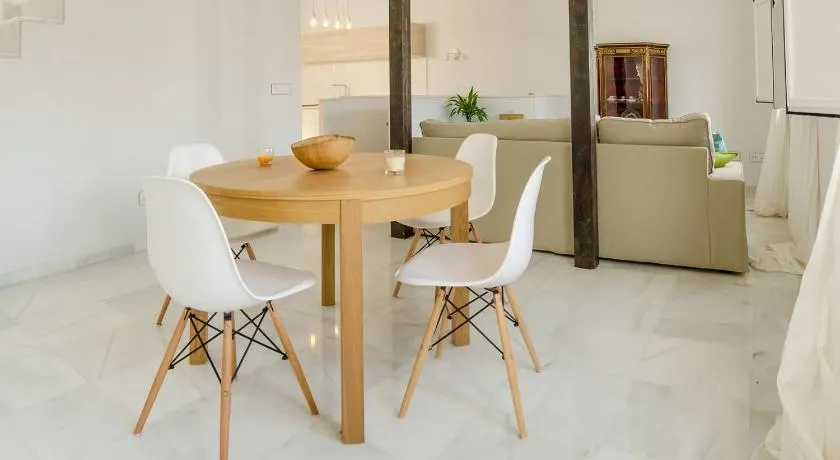 El Erizo Apartamentos - Image 1