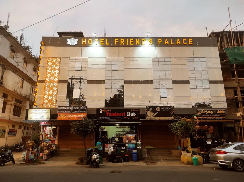Hotel Friends Palace - Image 1