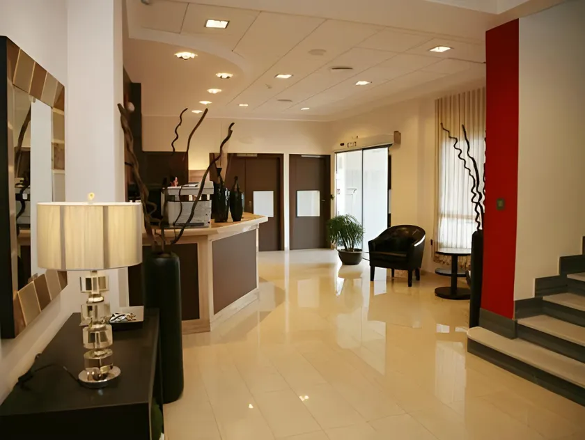 Hotel Cristina - Image 1