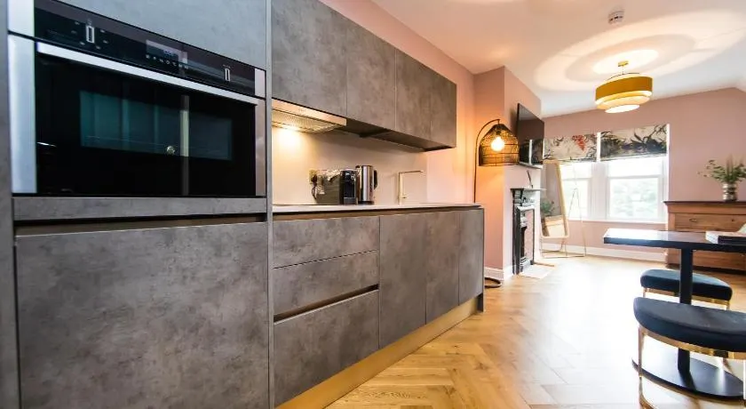 Dragon Villas Luxury Apart Hotel Harrogate - Image 1