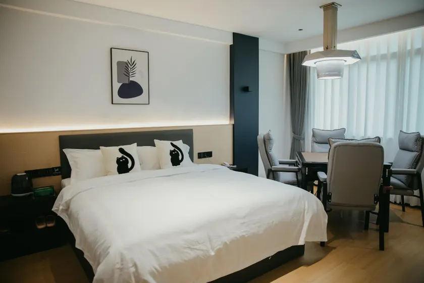 Fengming Hotel - Image 1