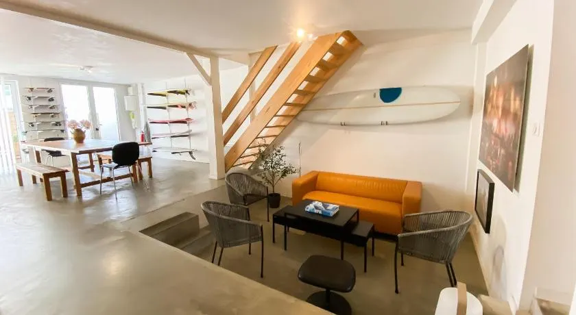 Koala Surf House, en bord d'Océan, planches de surf et skates à disposition - Image 1