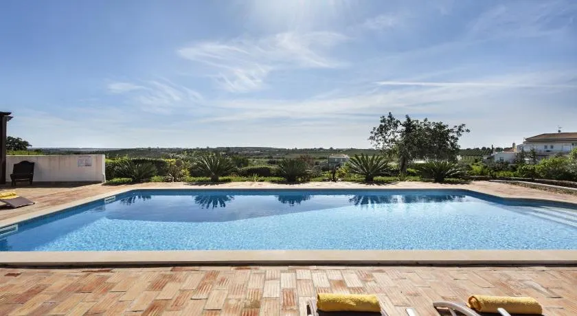 Voll ausgestattete großzügige Wohnung mit Garten, Pool und Grill | Bergblick - Image 1