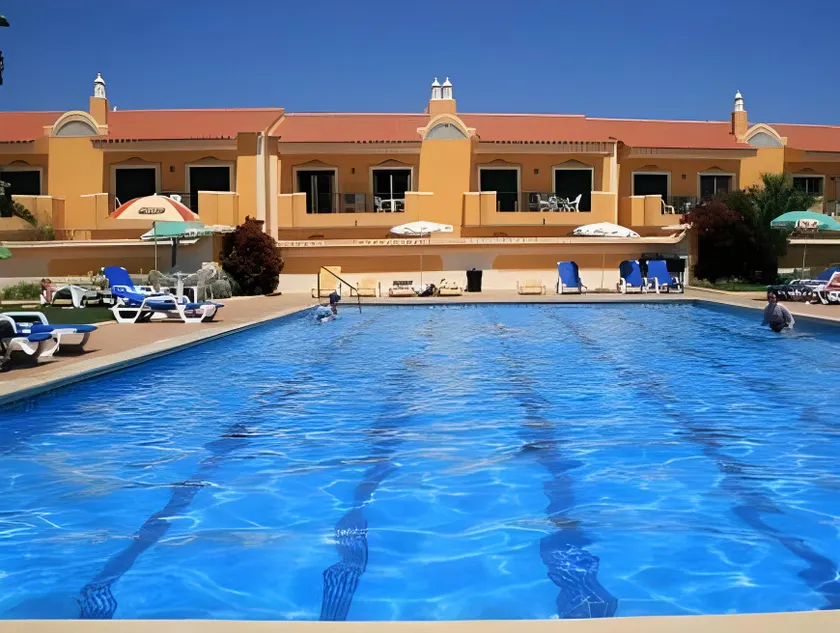 Giramar Apartamentos Turisticos - Image 1