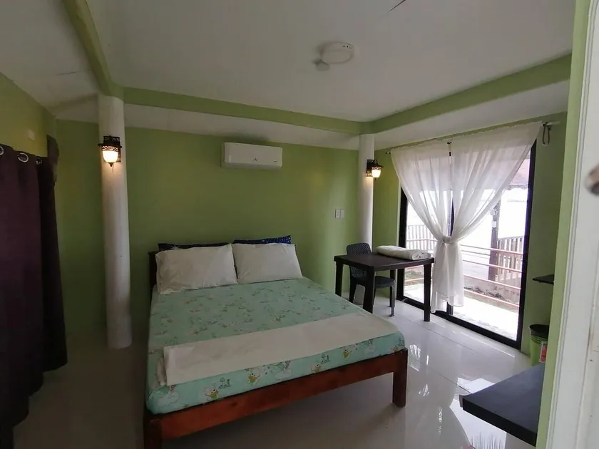 Welcoming 1-bedroom and breakfast with pool - Image 1