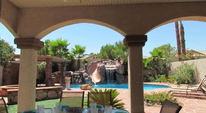 Little Paradise in Las Vegas with pool - Image 1