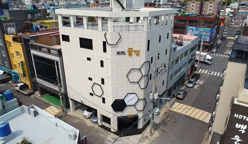 Yeosu Ggulzam Hotel - Image 1