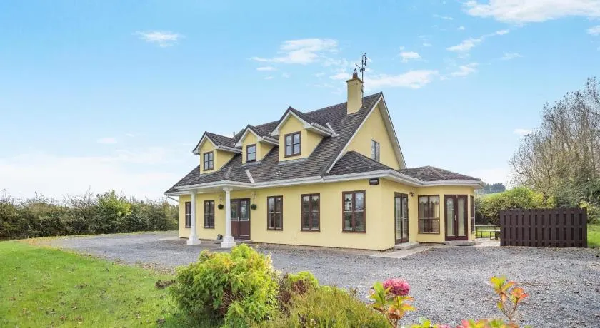 5 Bed in Westport oc-ii06251 - Image 1