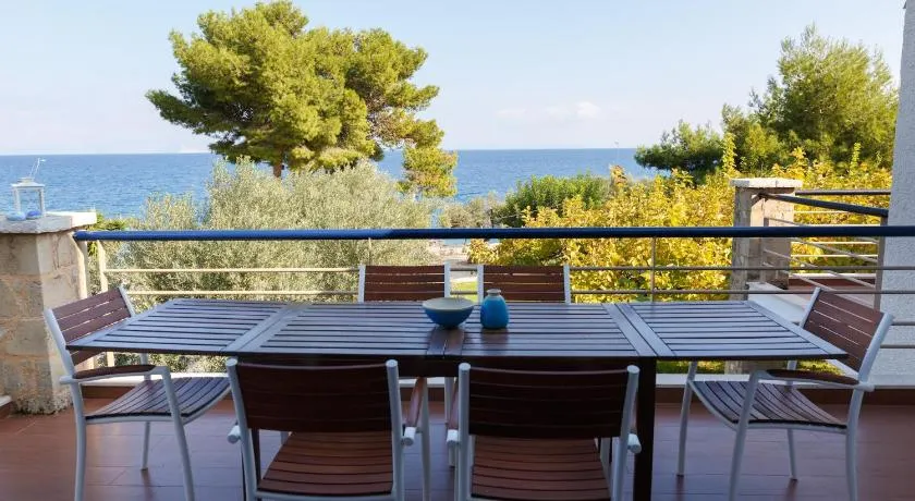 Into The Blue Villa - Image 1