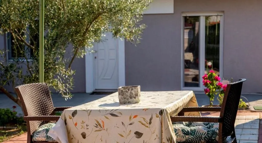 Liopetra - Image 1