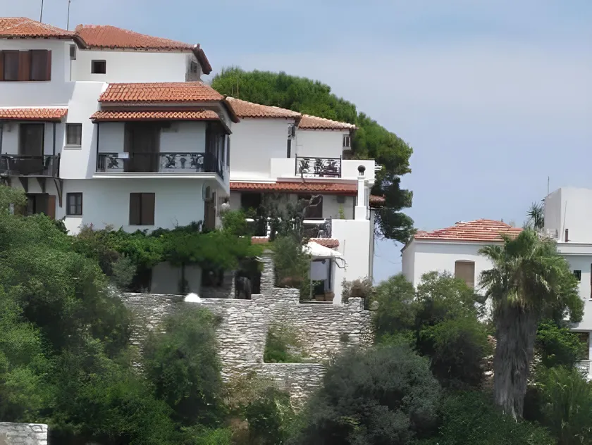 Chrysoula's Guest House - Image 1