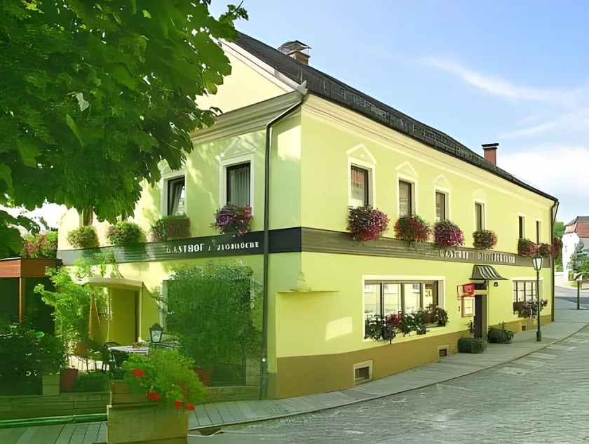 Gasthof Schiefer Zur Zugbrücke - Image 1