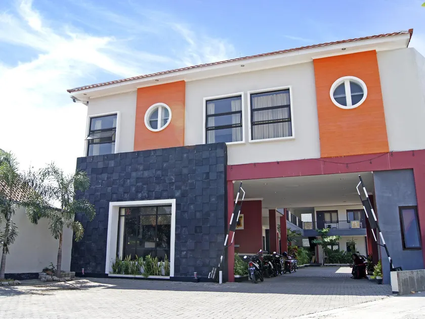 The Winner Hotel - Image 1