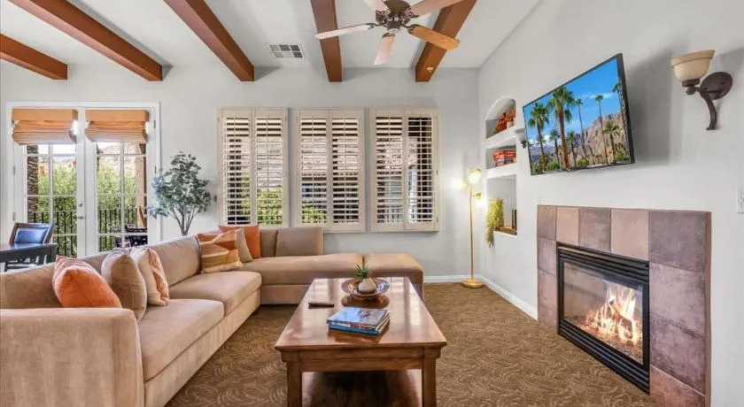 Upstairs 1BR Villa with Impeccable Views #A - Image 1