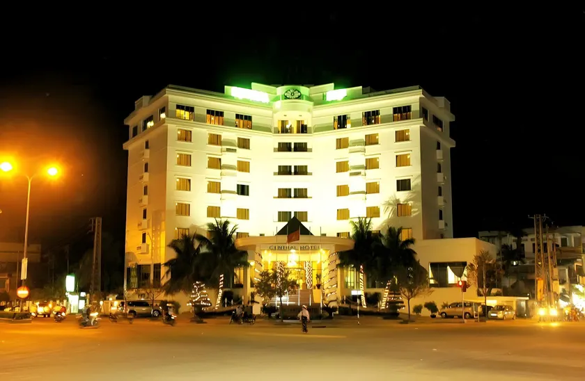 Central Hotel - Image 1