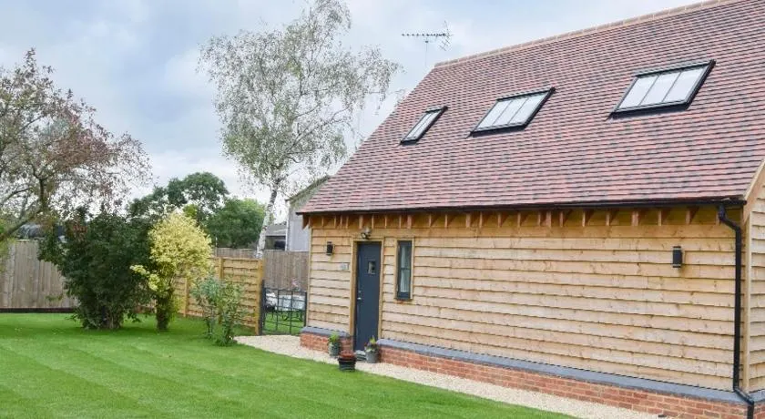 Nr Bicester Village 5 Star Luxury on farm - Image 1