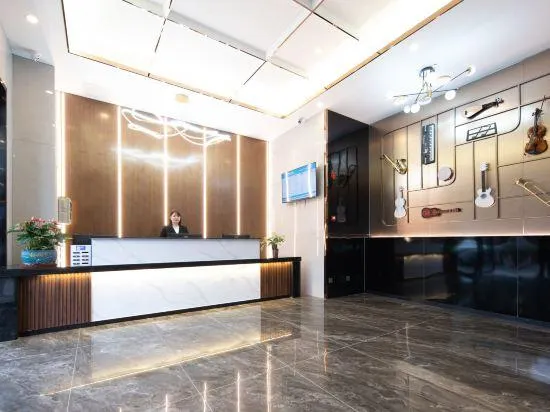 Fashion Hotel - Image 1