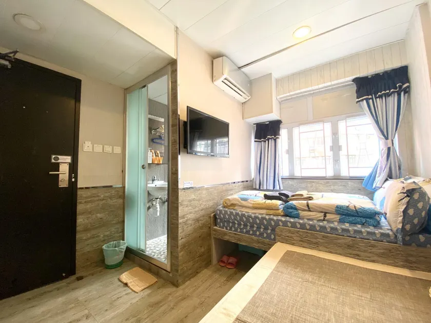 Hong Kong Hostel (Tsim Sha Tsui Mansion) - Image 1