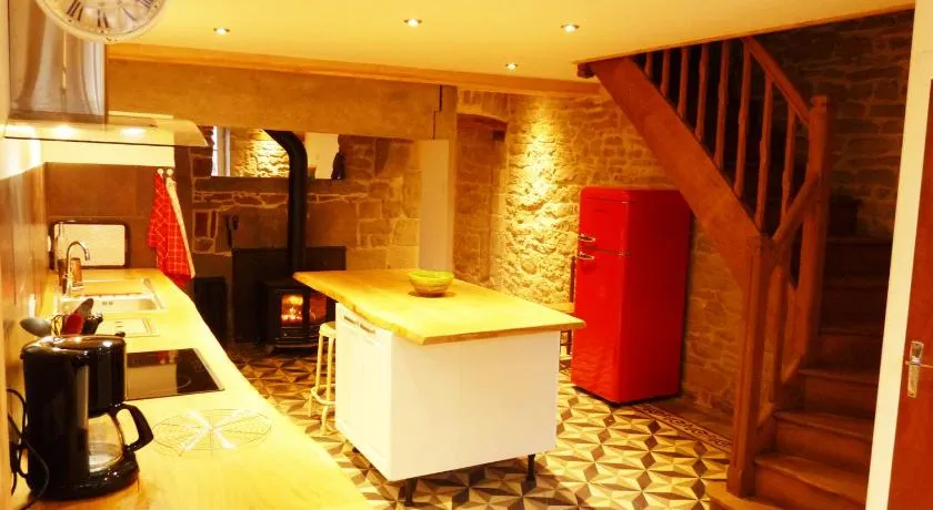 Chez Henriette - Image 1