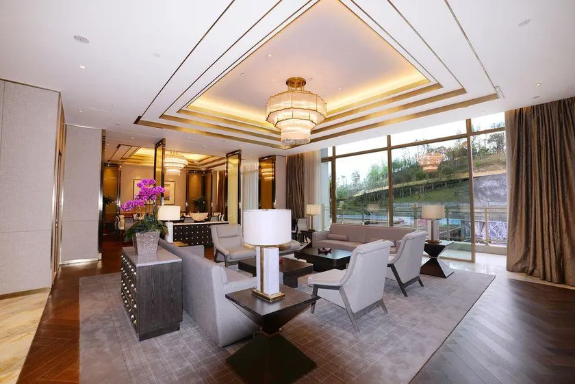 Grand Skylight International Hotel Zunyi - Image 1