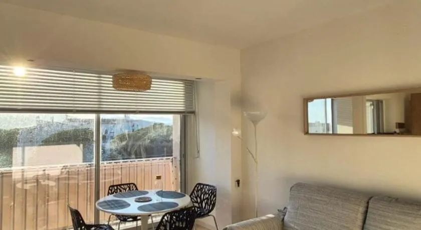 Port de Hyères appartement 4 personnes et parking - Image 1