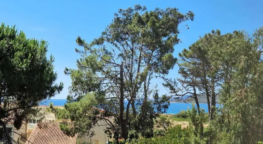 Studio with sea view - Image 1