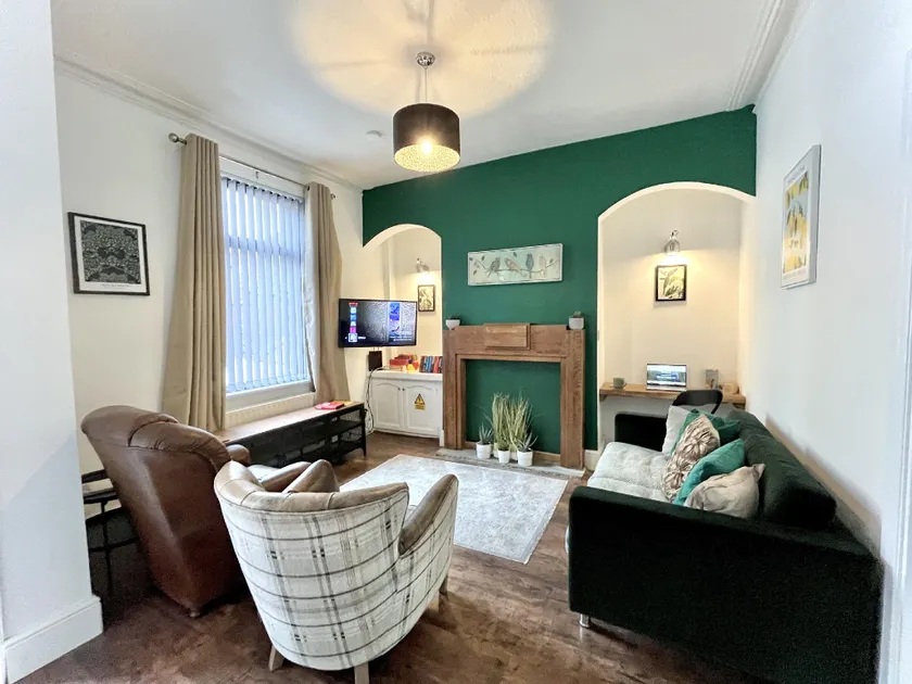 Modernised 3-bed home in Bamber Bridge, Preston - Image 1