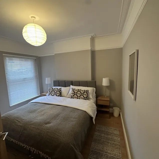 Kirkland Avenue - Image 1