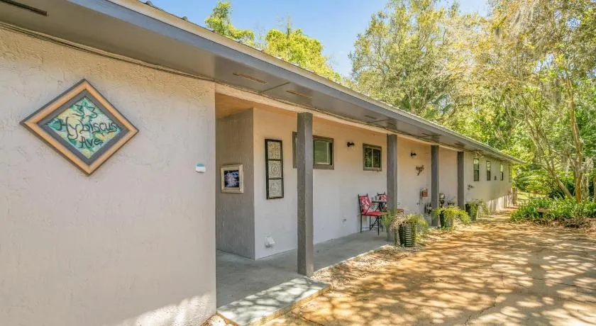 Dog-Friendly Home with High-Speed WiFi, Washer/Dryer, Central AC, & Adult Bikes - Image 1
