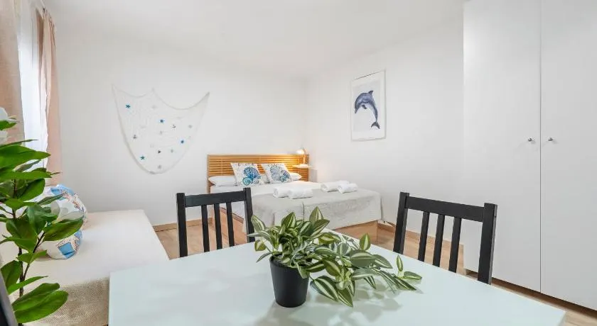 Hauzify I Loft Les Palmeres - Image 1