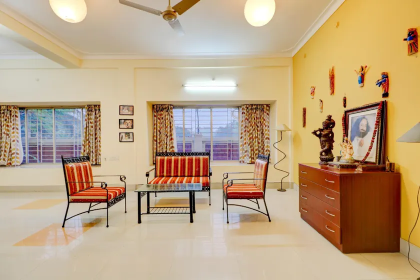 OYO Home 66494 Comfortable Stay Rajarhat - Image 1