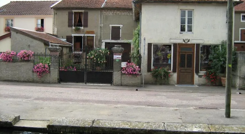 Chez Monique - Image 1