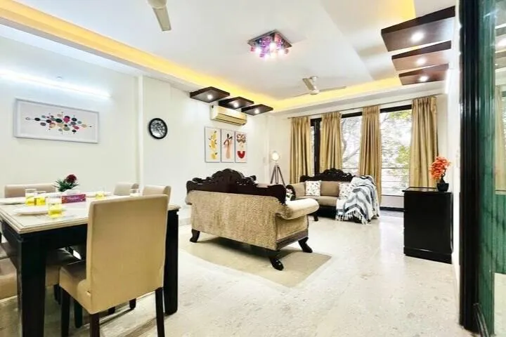 BluO Park Facing 3BHK -Lift, Balcony, Parking - Image 1