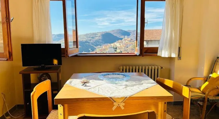 Romantico Appartamento con Vista Mozzafiato Perfetto per 2 Persone - Image 1