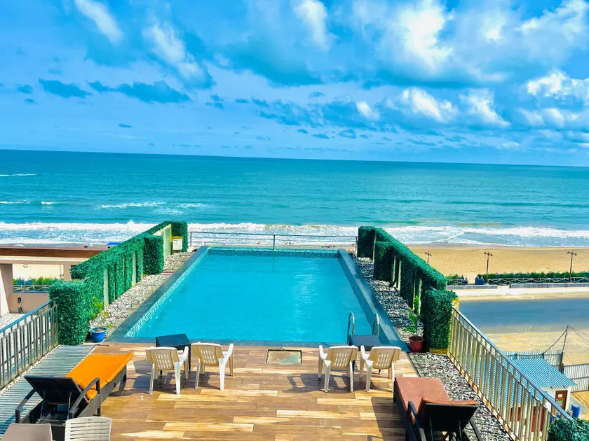 The Bay Suites Sea Facing Hotel - Right on the Golden Beach - Image 1