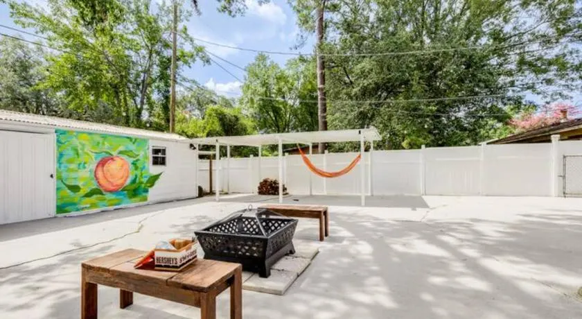 The Peach Family Friendly Oasis - Image 1