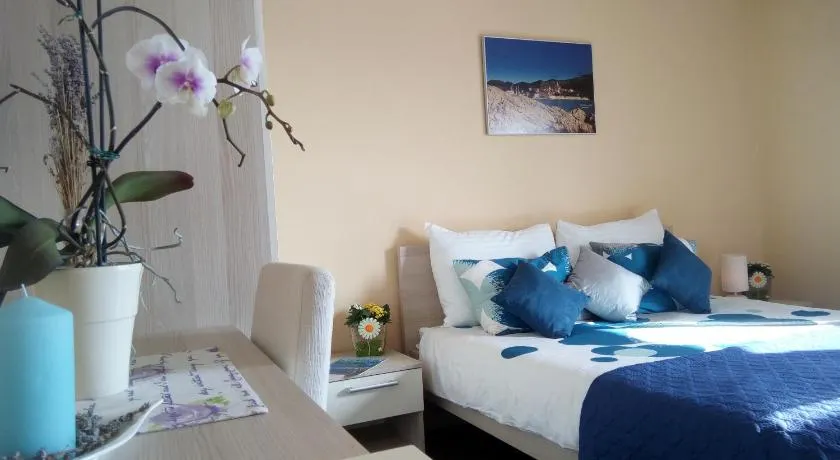 Marina Guesthouse - Image 1