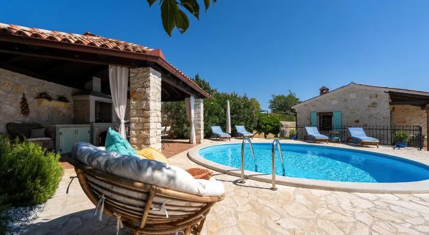 Villa Marianne with heated pool - Image 1