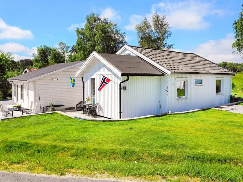4 star holiday home in Kållekärr - Image 1