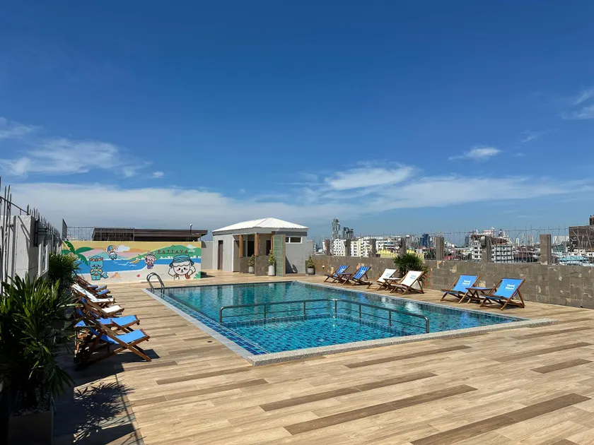 Vane' Mane' Hotel Pattaya - Image 1