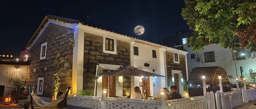 Weizhou Island Right Bank Travel Residence - Image 1