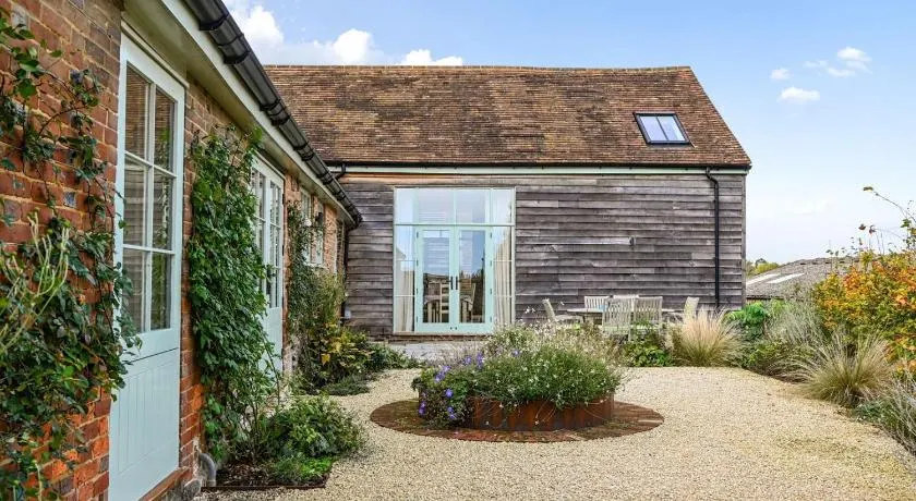 Bullfinches Barn - Image 1