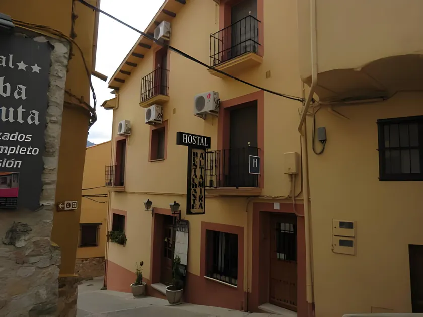 Hostal Altamira Guadalupe - Image 1