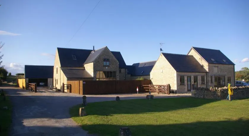 Ty Nant Cottages and Suites - Image 1